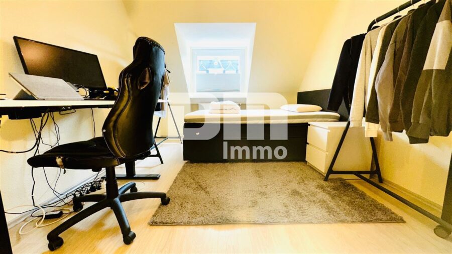 Modernisierte Zweizimmer Wohnung in bevorzugter Lage von Kassel / Wilhelmshöhe nahe ICE Bahnhof - Schlafzimmer